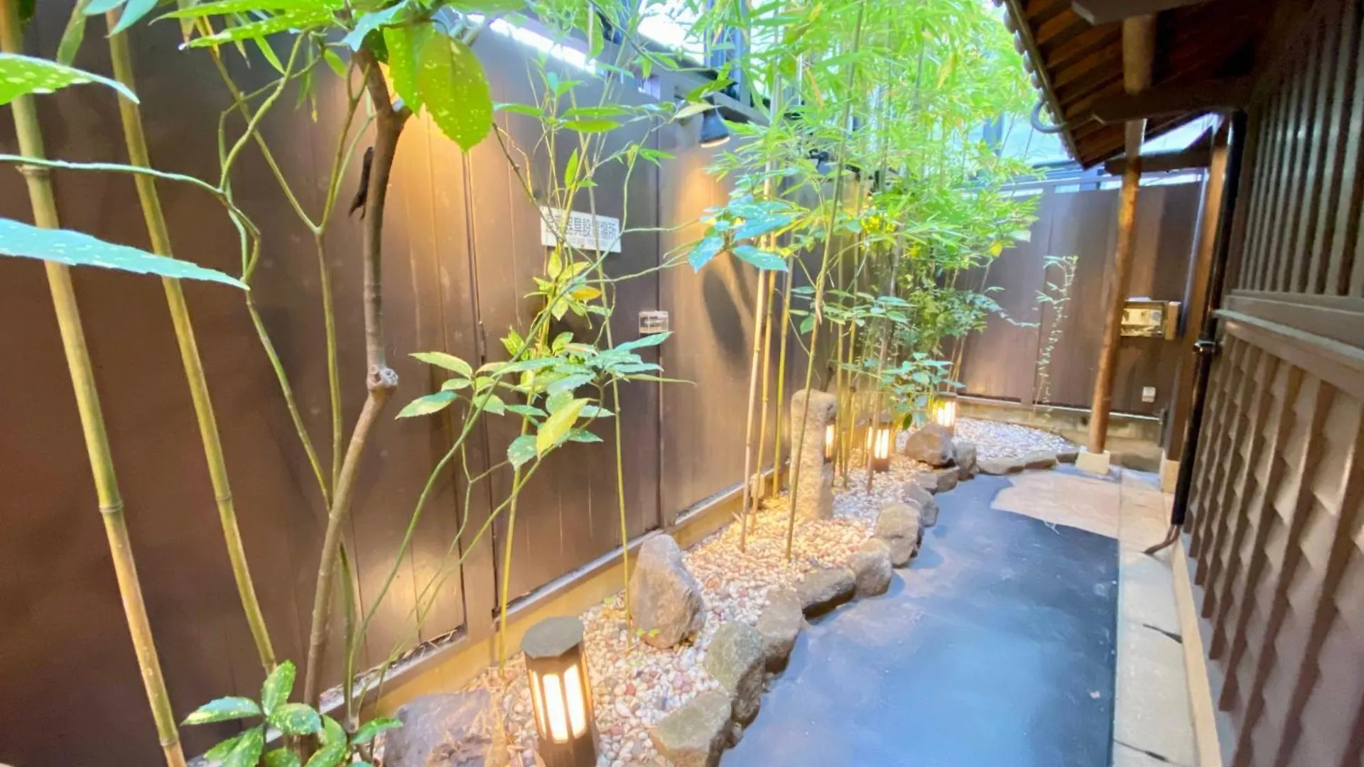 Hostel Ko-Fu 大阪市 0*,